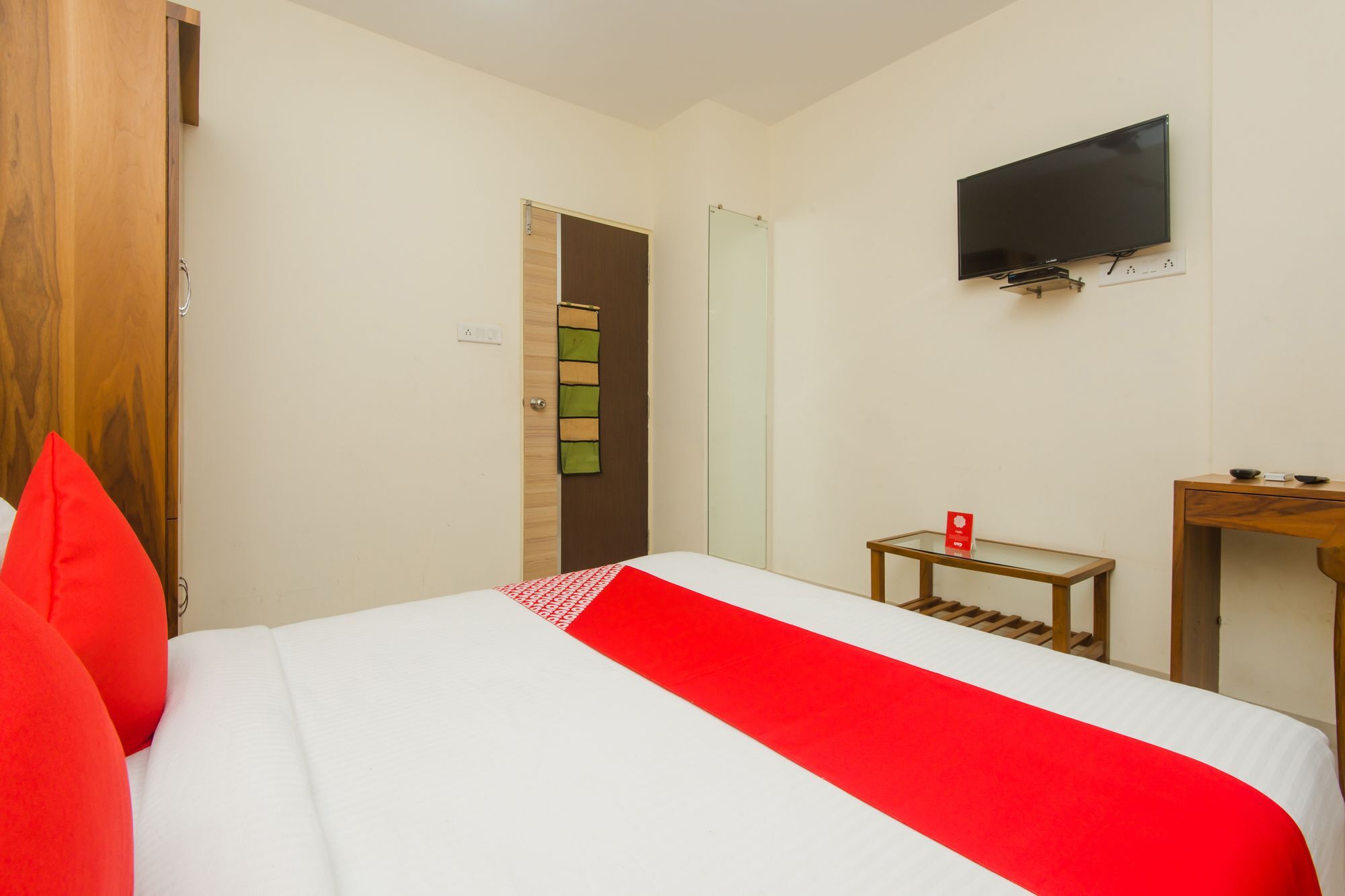 Oyo 11441 Hotel Blue Bells Residency Mumbai Exterior foto