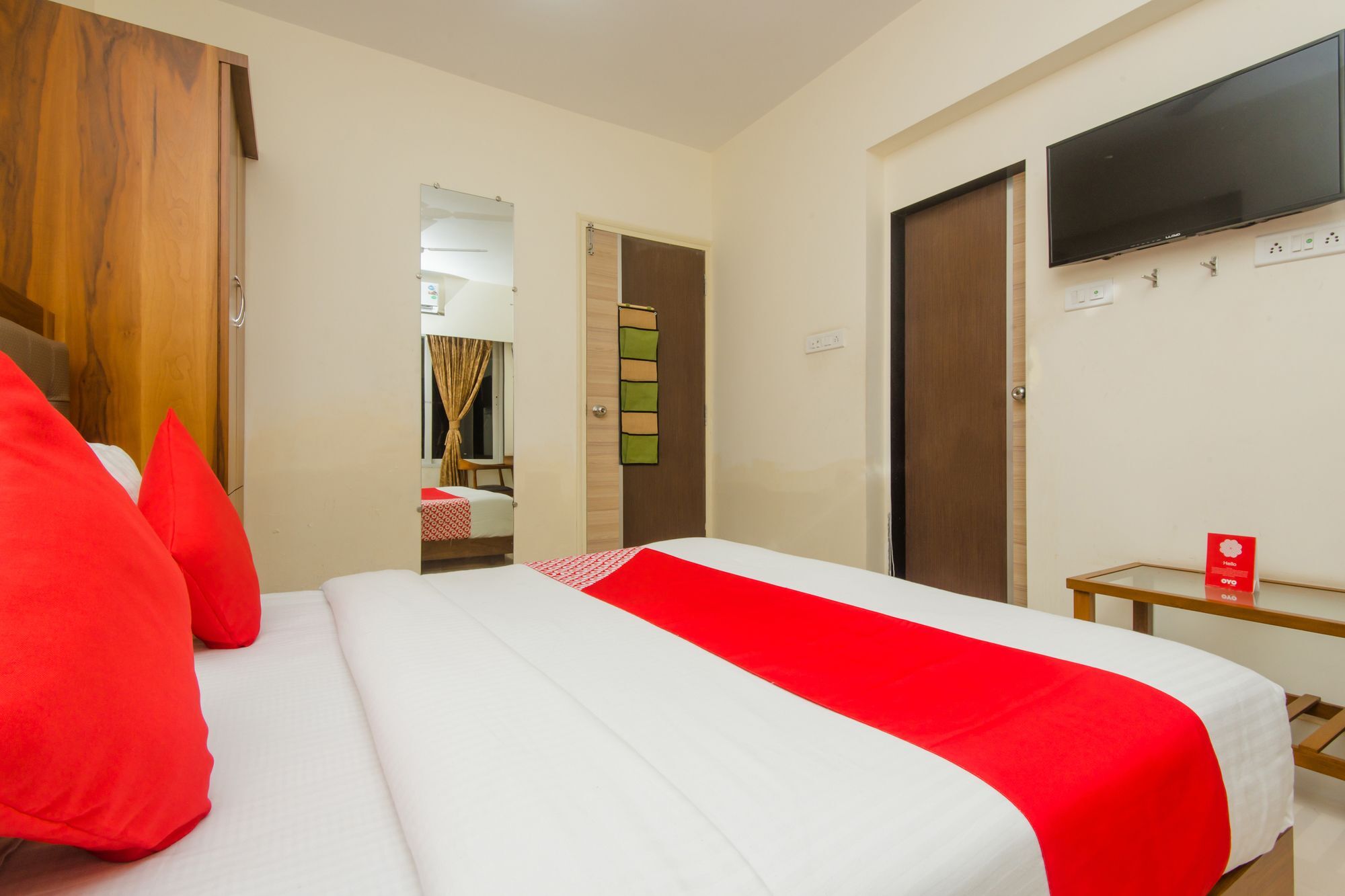 Oyo 11441 Hotel Blue Bells Residency Mumbai Exterior foto