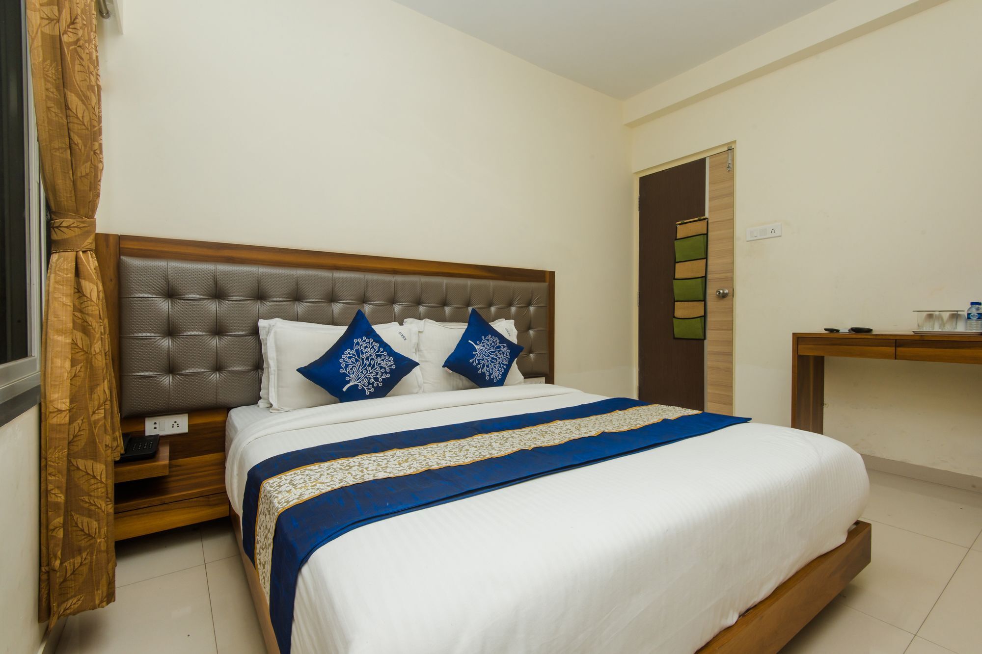 Oyo 11441 Hotel Blue Bells Residency Mumbai Exterior foto