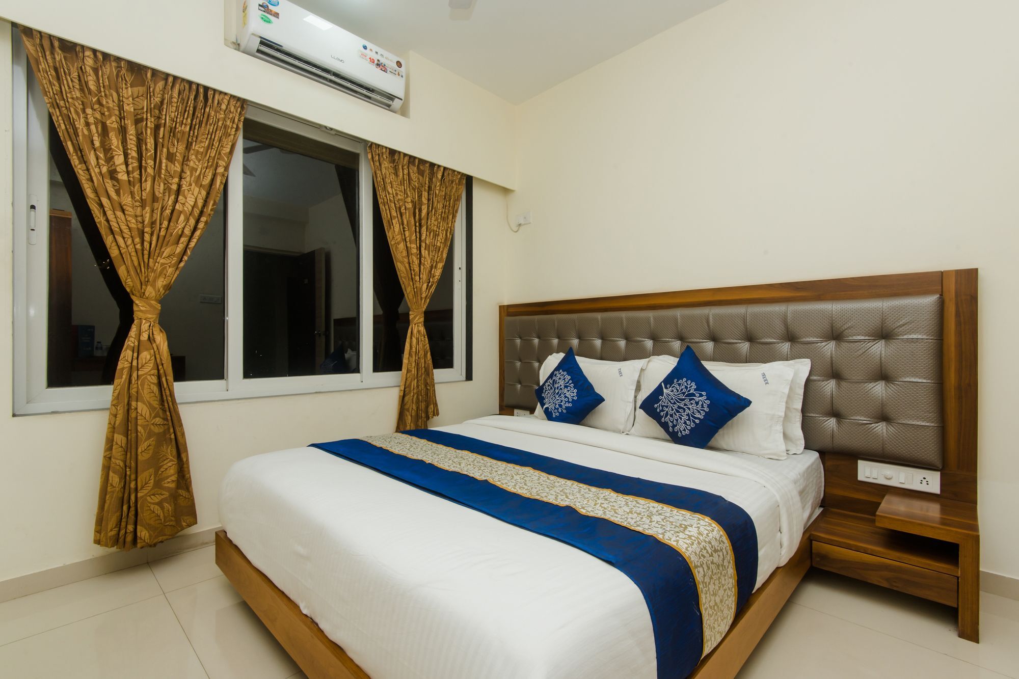 Oyo 11441 Hotel Blue Bells Residency Mumbai Exterior foto